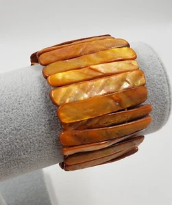 *Natural Ocean Shell BOHO Stretch Bracelet Hot Summer Vibes Or Perfect In Fall* - Picture 1 of 3