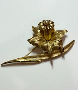 Spilla spilla fiore vintage firmata Marcel Boucher - Foto 1 di 5