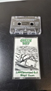 Green Day 1039 Smoothed out Slappy Hours 2005 Rock Pop Punk Cassette Tape - Picture 1 of 3
