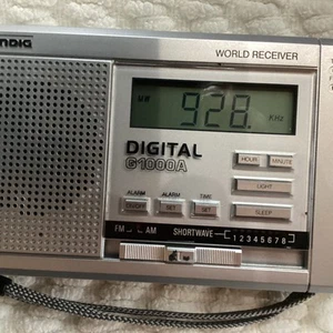 Grundig G1000A AM/FM Radio Onda Corta Mundo Receptor Pantalla Digital PROBADO - Imagen 1 de 12
