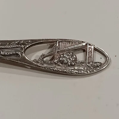 Cuchara de plata de ley 1000 islas 4" Foto 1 de 4