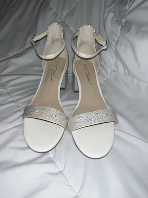 Betsey Johnson SB-Mari 新娘高跟鞋 9.5 米珍珠水钻凉鞋婚礼正式 — 第 1/4 张图片