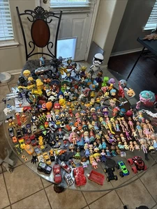 figurines vintage & New Different Ones Look At Pictures, Huge Lot - Picture 1 of 13