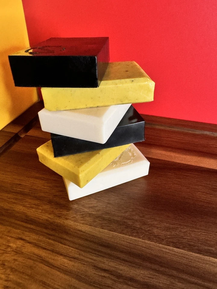 JABONES ARTESANALES ENRIQUECIDOS Y NUTRITIVOS 1 BARRA /100Gr - Image 1 of 1