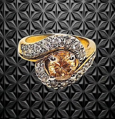 Anillo de circonita cúbica naranja pavé transparente tono dorado para dama talla 6 Foto 1 de 4