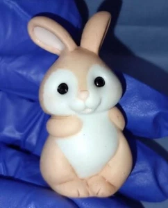 Vintage 1989 Hallmark Small Bunny Rabbit Figurine 2" Light Brown  - Picture 1 of 7