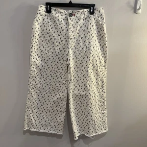 Peace Love World Ankle Raw Hem Jeans Denim White Floral 12 Casual Wide Leg - Picture 1 of 11
