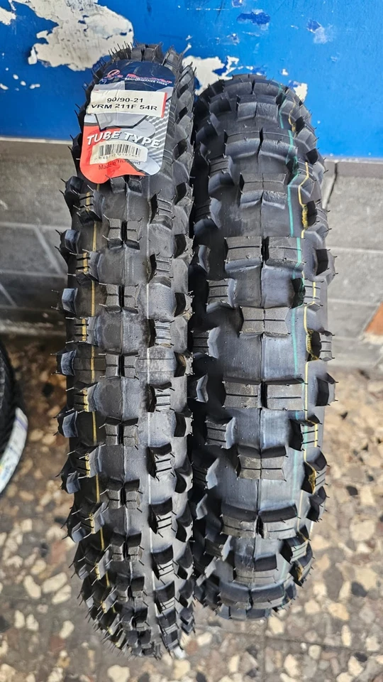 Coppia ENDURO 90/90-21 54R e 120/90-18 65R VEE RUBBER VRM211 DOT2024 - Immagine 1 di 1