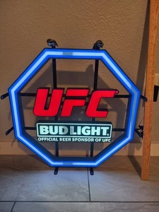Bud Light UFC Octogon MMA Kampf LED Bier Bar Schild Neu im Karton - Bild 1 von 7