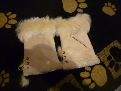 Unisex Beige White Fur Trim Fingerless One Size Winter Gloves - Image 1 of 3