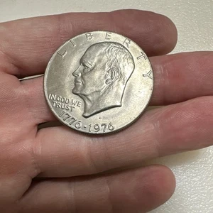 1976 „D“ Eisenhower Bicentennial Dollar „Ike Silver Dollar“, leicht zirkuliert - Bild 1 von 4