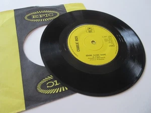 CHARLIE RICH - BEHIND CLOSED DOORS 7" VINYL SINGLE 1973 EPIC S EPC 1539 - Picture 1 of 7
