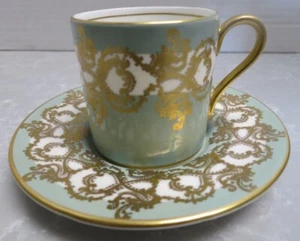 Taza y platillo espresso Aynsley Fine English Bone China verde salvia y dorado a juego - Imagen 1 de 12