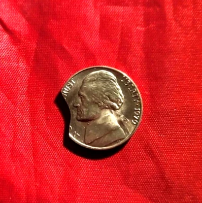 1971 Jefferson Nickel - Clipped Planchet - BU- A Beautiful Error Coin. - Image 1 of 2