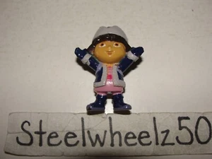 Dora The Explorer Dora In Coat PVC Mini Figure Mattel Viacom 2006 2" Figurine - Picture 1 of 3