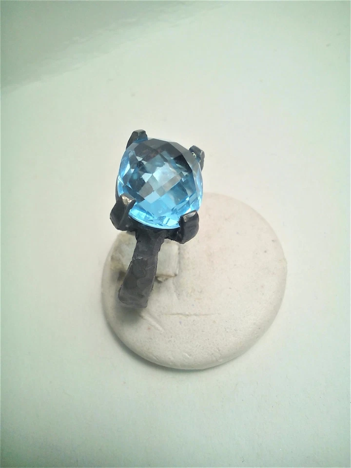 ANELLO TOPAZIO AZZURRO OVALE  REALIZZATO IN ARGENTO 925 BRUNITO - Immagine 1 di 4