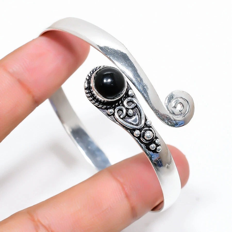 Bracciale in argento sterling 925 fatto a mano con pietre preziose in onice n... - Immagine 1 di 1