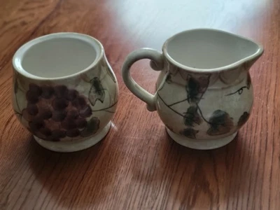 Juego de servidores de crema y azúcar Oneida Veneto pintados a mano descontinuados Foto 1 de 4