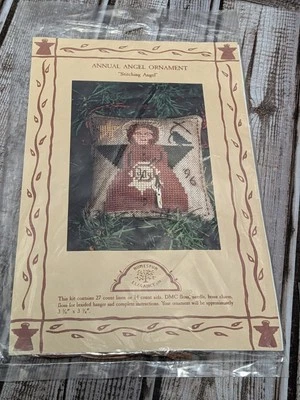 Homespun Elegance 年度圣诞天使假日装饰品十字绣套件 — 第 1/3 张图片