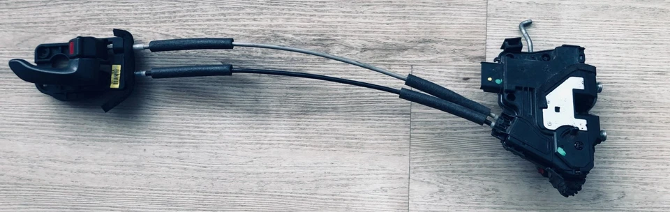 Actuador de cierre de puerta de pasajero trasero derecho Kia Soul 2011-2013 814202K030 OEM Foto 1 de 4