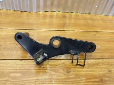 96-09 Kawasaki Vulcan EN 500 SOPORTE REPOSAPIÉS DELANTERO DERECHO MONTAJE 34003-1438 Foto 1 de 2