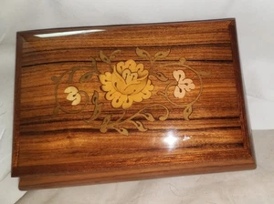 Vintage italienische Intarsien Blumen Holz Spieluhr Reuge Schweiz spielt Erinnerung toll! - Bild 1 von 5