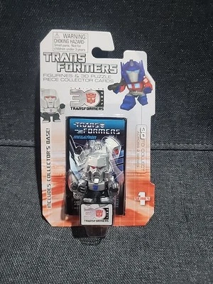 Megatron Transformer figurine & 3D puzzle piece collector card New 2014 - Image 1 of 3