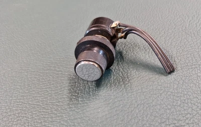 Aston Martin DB2/DB4/DB5/DB6 Assemblaggio manopola bilanciamento radio - Immagine 1 di 4