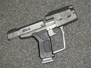 Halo Reach Magnum Pistol Replica – M6G Cosplay Prop Gun Armour UK Stock - Picture 1 of 3