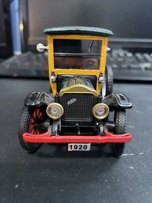 1920 White Van Metal Model (Signature Brand) - Image 1 of 4