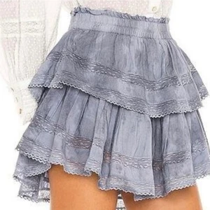 Minifalda LoveShackFancy con capas ribete de encaje cintura elástica azul lavado S - Imagen 1 de 8