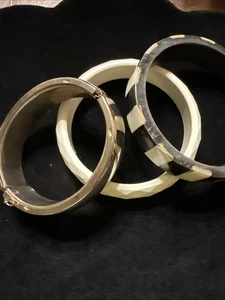 3 Bangle Bracelets Vintage White, White & Black, Goldtone (Lot#447) - Picture 1 of 6