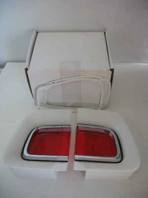 Par de lentes de luz trasera Plymouth Barracuda New Year One Mopar 1968 PL90P Foto 1 de 4