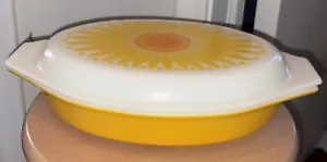 Vintage Pyrex gelbe Sonnenblume Gänseblümchen 1,5 Quart geteilt Kasserolle & Deckel - Bild 1 von 16