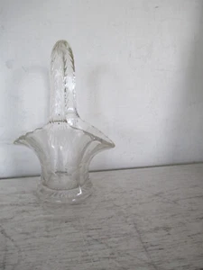 Vintage Glas Kristall Braut Korb Vase geätzte Blumen gewellter Rand - Bild 1 von 4