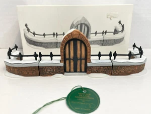 Dept 56 Heritage Village  "CHURCHYARD GATE AND FENCE" set of 3 #58068 - Picture 1 of 7