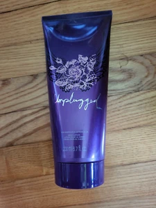 AVON-Unplugged-Lozione Corpo Profumata 6,7 once Fluide-Nuova-Sigillata-Fuori Produzione - Foto 1 di 1