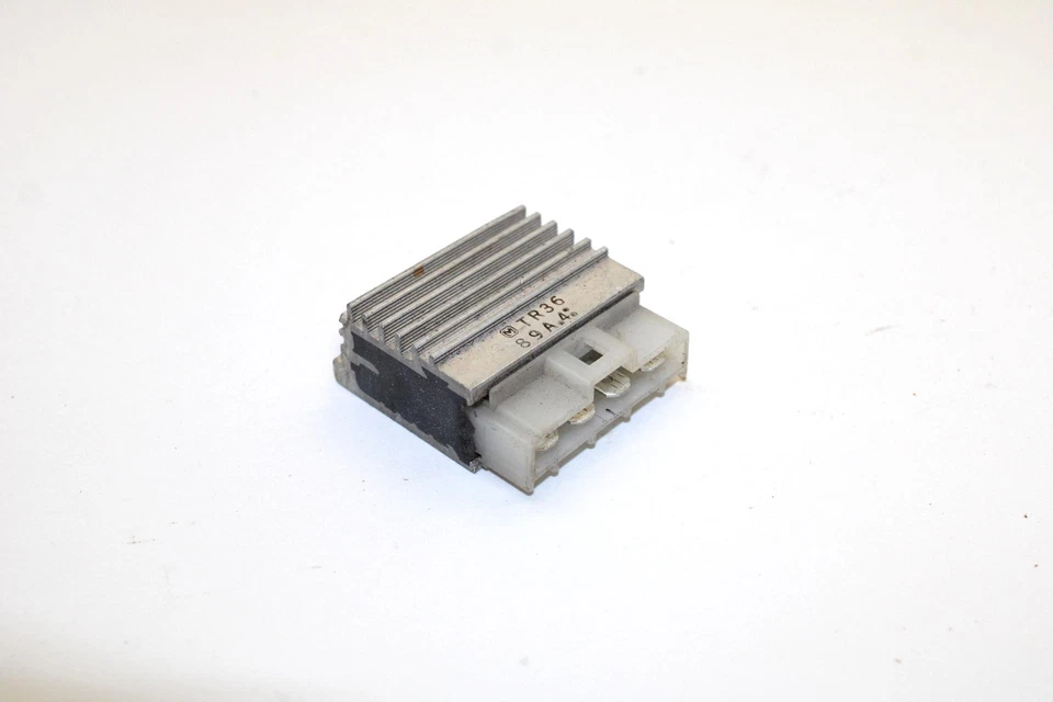 1994 Yamaha Vmax 600 Oem Rectifier Voltage Regulator 89A-81960-00-00 Q2428 - Image 1 of 4