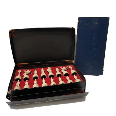 Edition II Napoleon Bonaparte Collectors' Series Chess Set 1966 (Complete) - Image 1 of 4