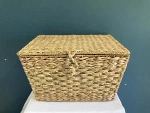 Vintage Woven Seagrass Storage Basket with Lid and Loop Closure - Picture 1 of 6