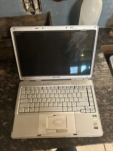 Compaq Presario V2000 AMD Sempron Laptop Computer - Picture 1 of 5
