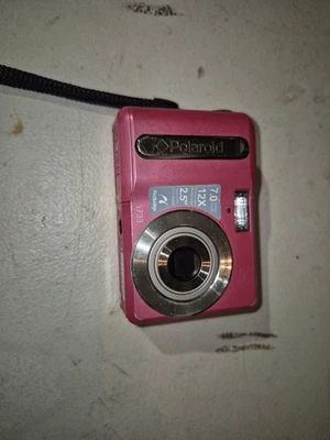 Polaroid i733 7MP 3x Optical and 4x Digital Zoom Camera - Pink - For Parts - Image 1 of 3