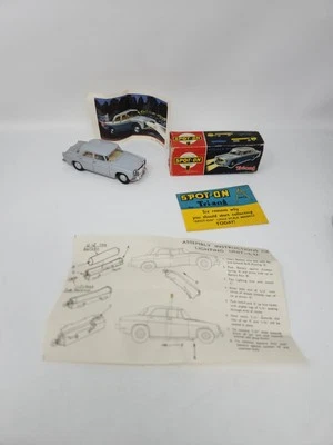 VINTAGE TRIANG SPOT ON 157SL ROVER 3 LITRE IN ORIGINAL BOX 1963 - Image 1 of 4