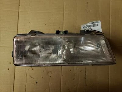 Used Right Headlight Assembly fits: 1996 Oldsmobile Silhouette Right Grade A - Image 1 of 3