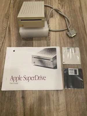 Apple SuperDrive External Floppy 1.4MB FDHD Disk Drive G7287 Vintage Mac IIgs - Image 1 of 4