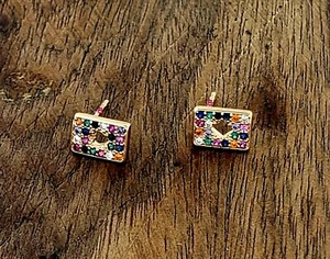 NEW EARRINGS POKER CARDS STYLE EXCLUSIVE FASHION ANTIALLERGIC ROSE GOLD PLATED - Picture 1 of 2