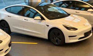 Tesla Model 3 2023 SR RWD / 60kWh / RYZEN / - Bild 1 von 9