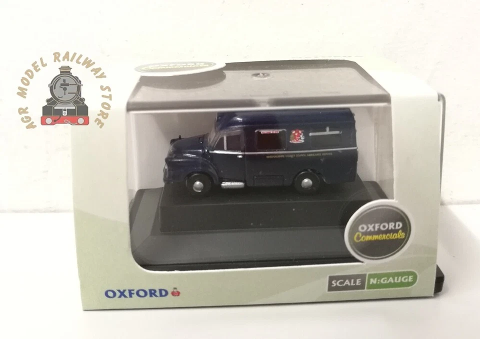 Oxford Diecast NBED001 Bedford J1 Lomas Ambulance Hereford - Image 1 of 1