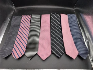 LOT OF 7 TOMMY HILFIGER Ties Designer Silk Pink Black Blue Pattern - Picture 1 of 10