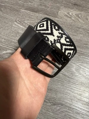 "Cinturón de cuero y tejido blanco y negro marca Lucky 38""" Foto 1 de 4